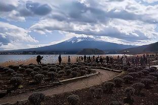 济南文旅董事长白冰看望泰山将士，赞球队展现“泰山精神”